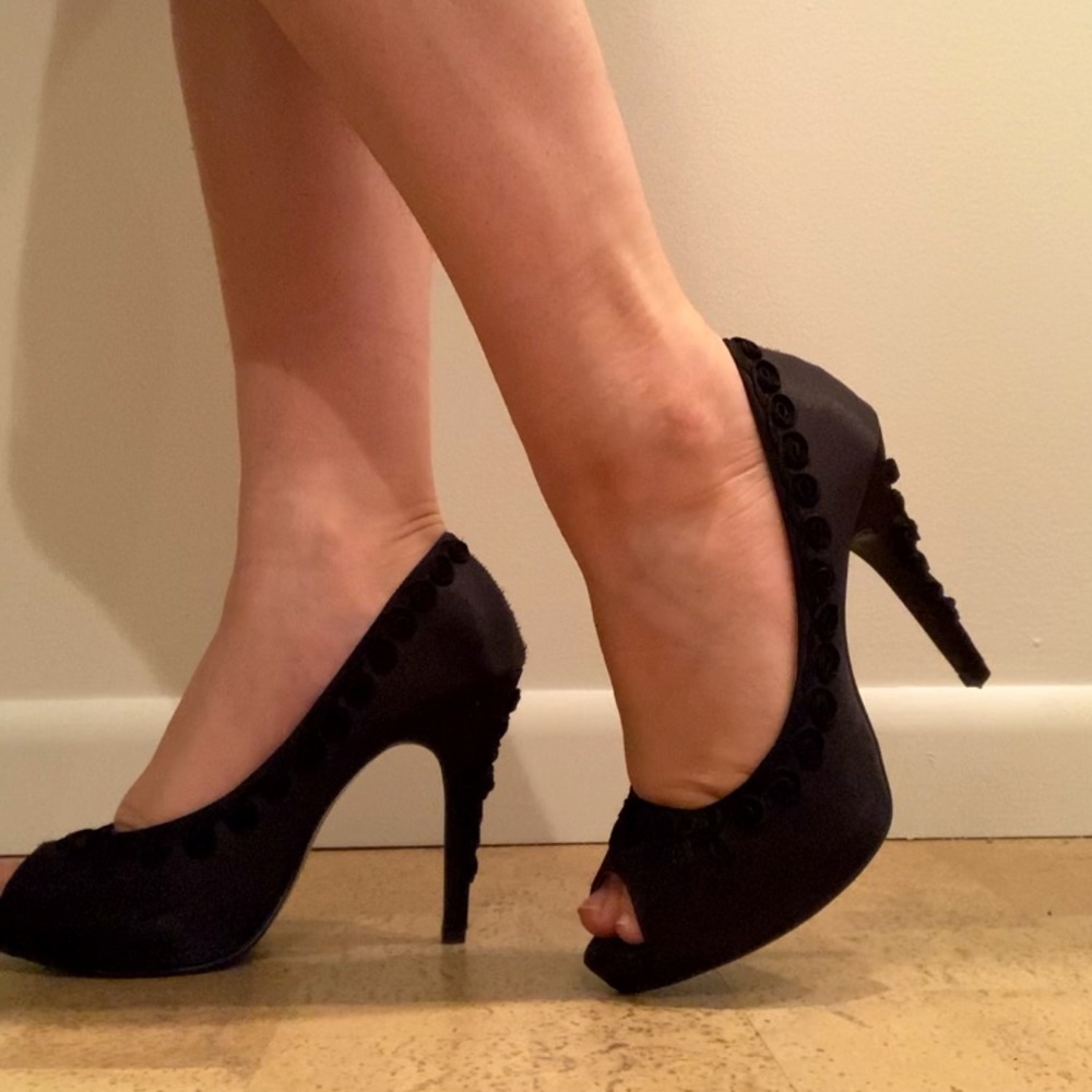 Black embroidered heels